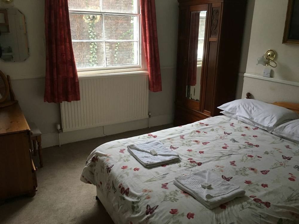 Dean Court Hotel Londen Buitenkant foto